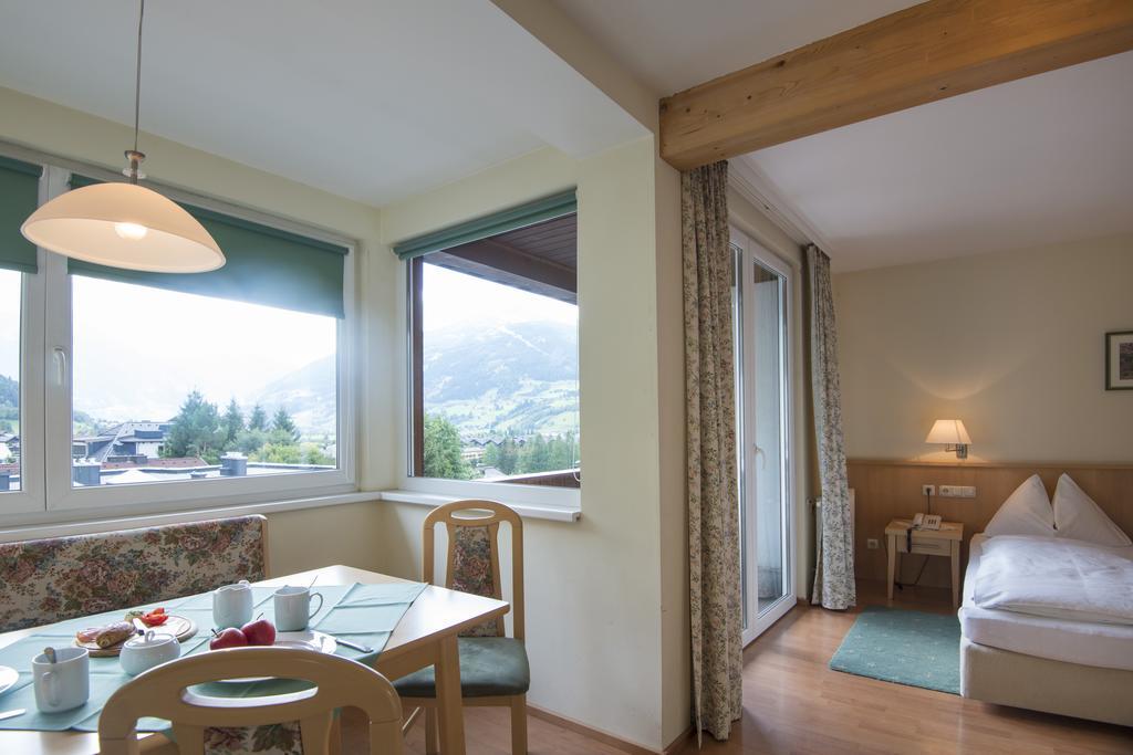 Haus Friedrichsburg - Bergbahnen Von Mai Bis November Inklusive Ξενοδοχείο Bad Hofgastein Δωμάτιο φωτογραφία