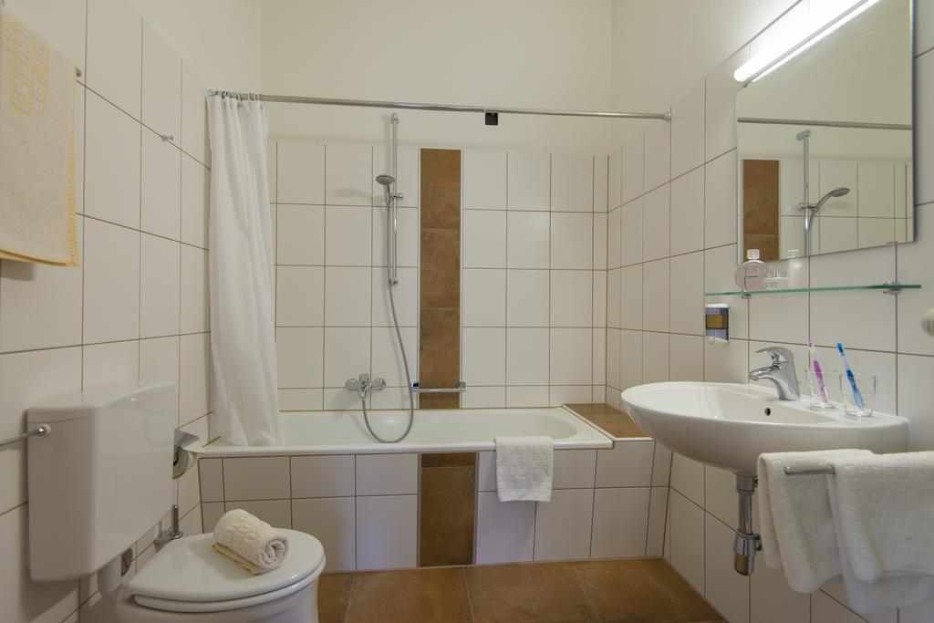 Haus Friedrichsburg - Bergbahnen Von Mai Bis November Inklusive Ξενοδοχείο Bad Hofgastein Δωμάτιο φωτογραφία